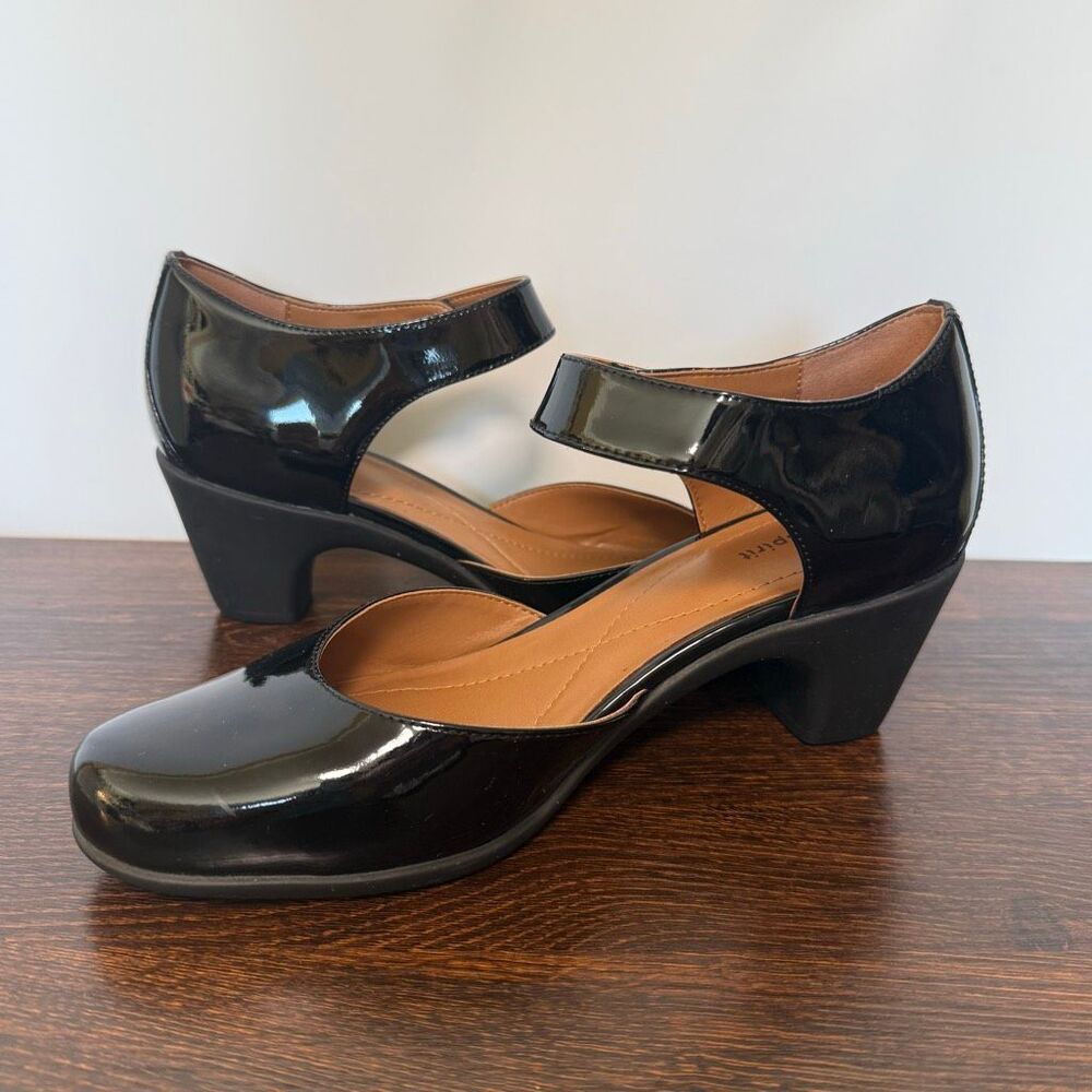 Easy Spirit Clarice black patent leather 2 1/2 inch heel pump size 8 1/2 wide NW